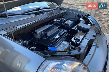 Внедорожник / Кроссовер Hyundai Tucson 2009 в 