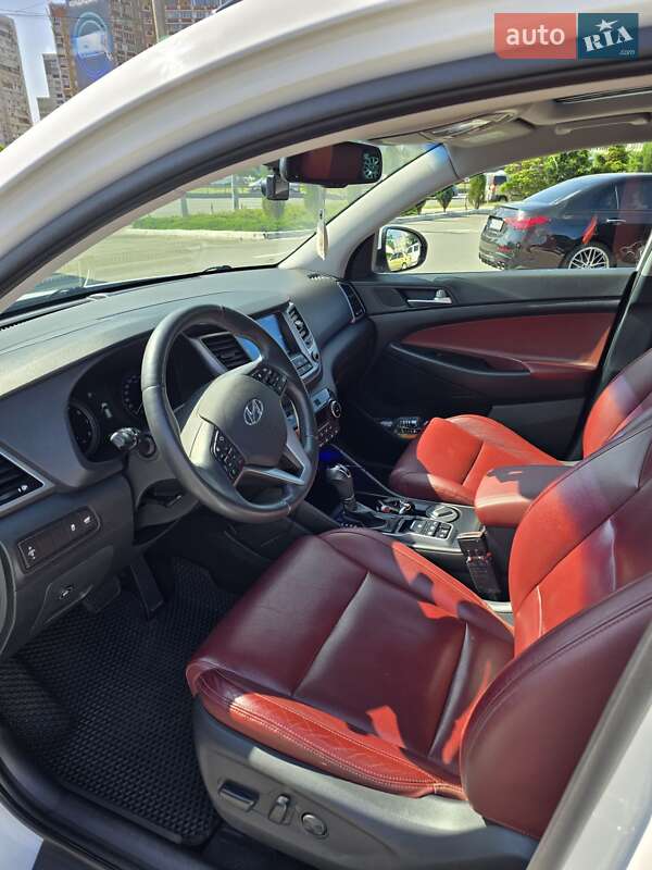 Позашляховик / Кросовер Hyundai Tucson 2017 в Києві