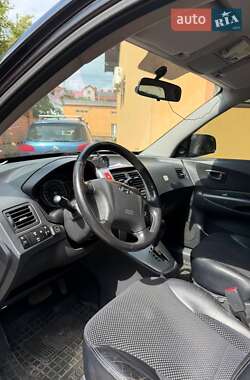 Внедорожник / Кроссовер Hyundai Tucson 2009 в 
