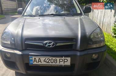 Внедорожник / Кроссовер Hyundai Tucson 2011 в 