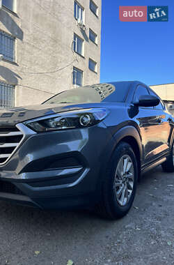 Внедорожник / Кроссовер Hyundai Tucson 2017 в 