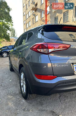 Внедорожник / Кроссовер Hyundai Tucson 2017 в 