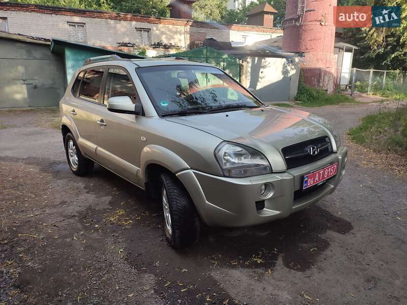 Внедорожник / Кроссовер Hyundai Tucson 2008 в 