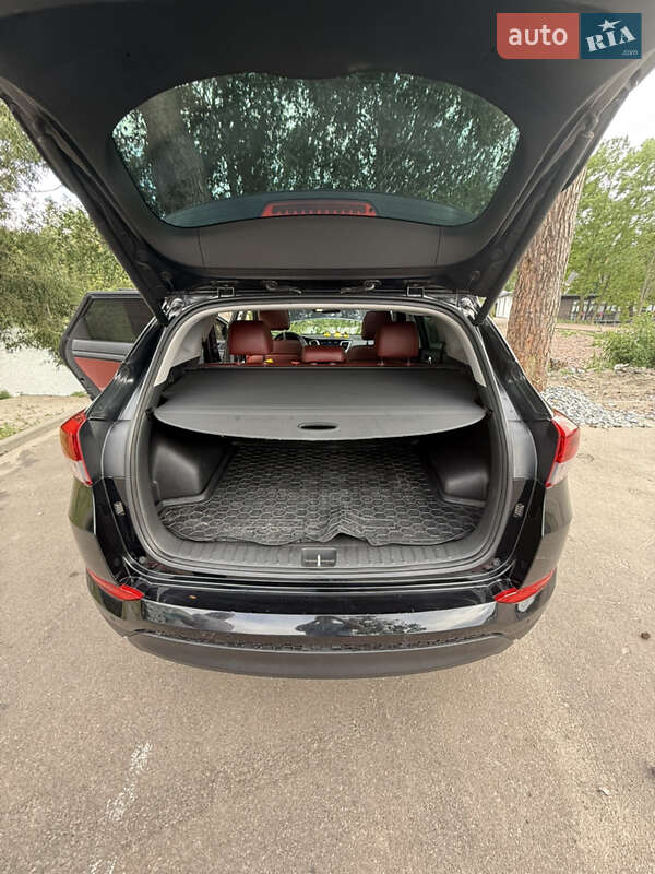 Позашляховик / Кросовер Hyundai Tucson 2016 в Києві