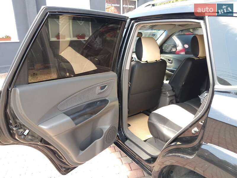 Внедорожник / Кроссовер Hyundai Tucson 2005 в Добрянском