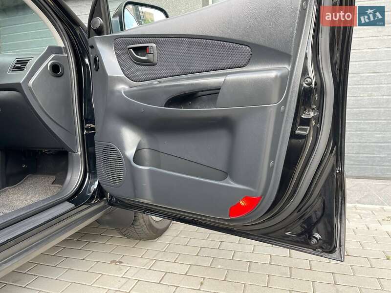 Внедорожник / Кроссовер Hyundai Tucson 2007 в Ракитном фото 58 Внедорожник / Кроссовер Hyundai Tucson 2007 в Ракитном