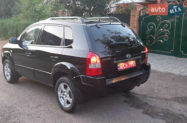 Внедорожник / Кроссовер Hyundai Tucson 2009 в 