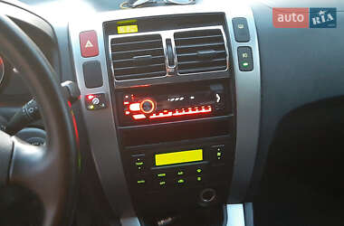 Внедорожник / Кроссовер Hyundai Tucson 2009 в 