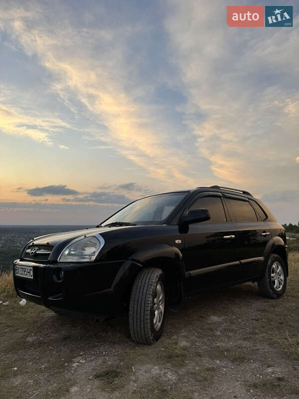 Позашляховик / Кросовер Hyundai Tucson 2008 в Ізюмі