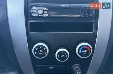 Внедорожник / Кроссовер Hyundai Tucson 2005 в  фото 25 Внедорожник / Кроссовер Hyundai Tucson 2005 в