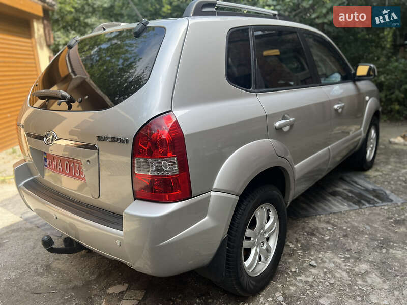 Позашляховик / Кросовер Hyundai Tucson 2009 в Дніпрі