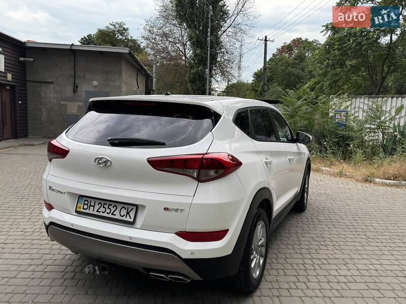 Внедорожник / Кроссовер Hyundai Tucson 2015 в Одессе