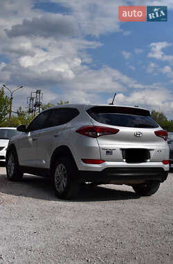 Внедорожник / Кроссовер Hyundai Tucson 2017 в 