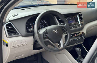 Позашляховик / Кросовер Hyundai Tucson 2016 в 