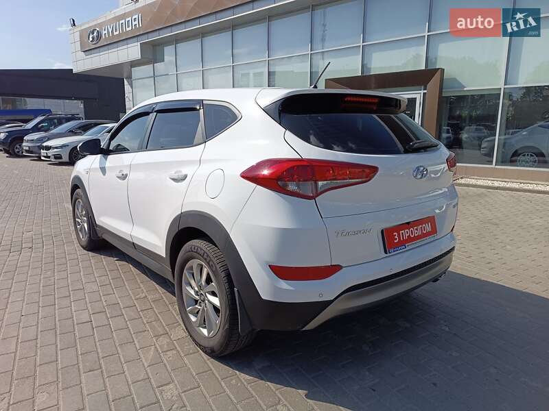 Позашляховик / Кросовер Hyundai Tucson 2015 в Полтаві