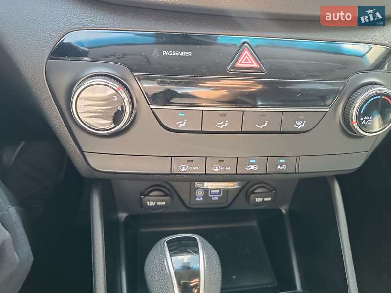 Позашляховик / Кросовер Hyundai Tucson 2015 в Полтаві