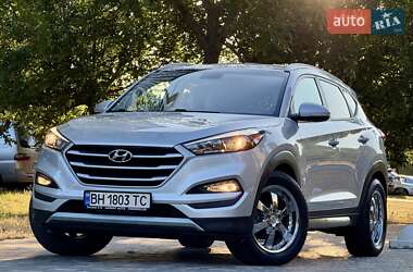 Внедорожник / Кроссовер Hyundai Tucson 2016 в 