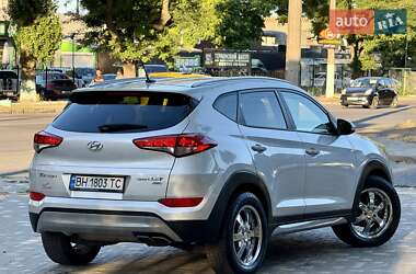 Внедорожник / Кроссовер Hyundai Tucson 2016 в 
