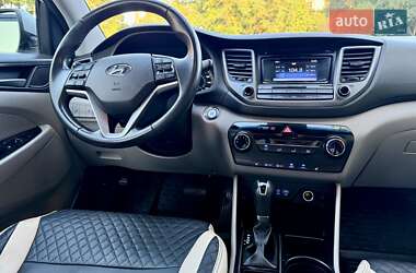 Внедорожник / Кроссовер Hyundai Tucson 2016 в 