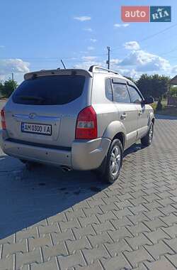 Внедорожник / Кроссовер Hyundai Tucson 2006 в 