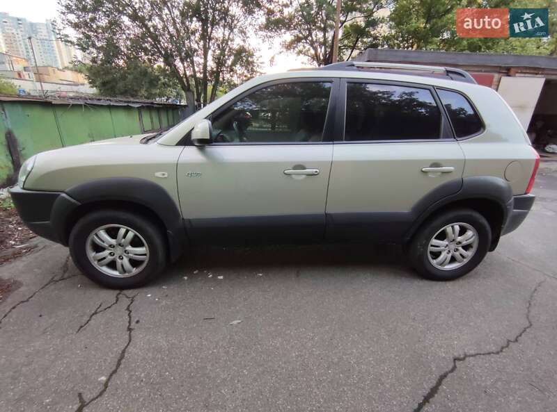 Позашляховик / Кросовер Hyundai Tucson 2007 в Києві