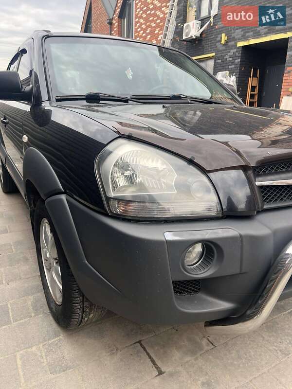 Внедорожник / Кроссовер Hyundai Tucson 2012 в Новых Петровцах