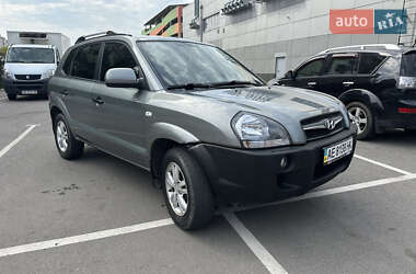 Внедорожник / Кроссовер Hyundai Tucson 2013 в 