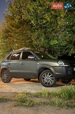 Внедорожник / Кроссовер Hyundai Tucson 2012 в 