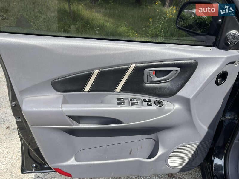 Внедорожник / Кроссовер Hyundai Tucson 2004 в Киеве