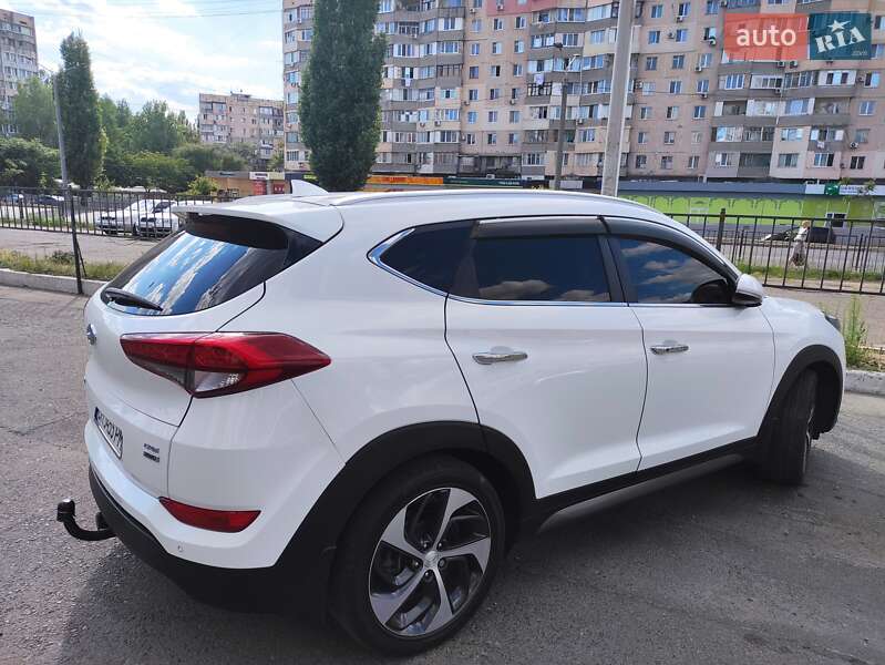 Позашляховик / Кросовер Hyundai Tucson 2016 в Одесі