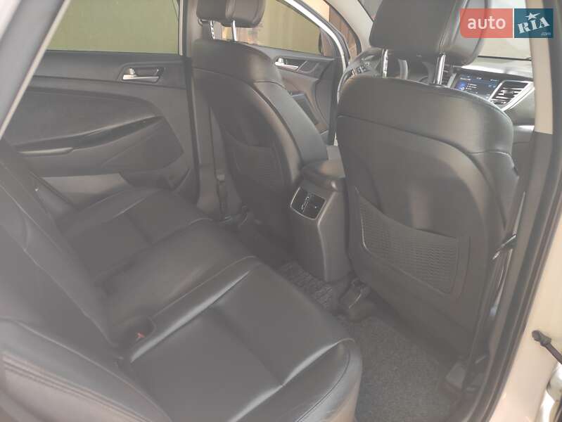 Позашляховик / Кросовер Hyundai Tucson 2016 в Одесі