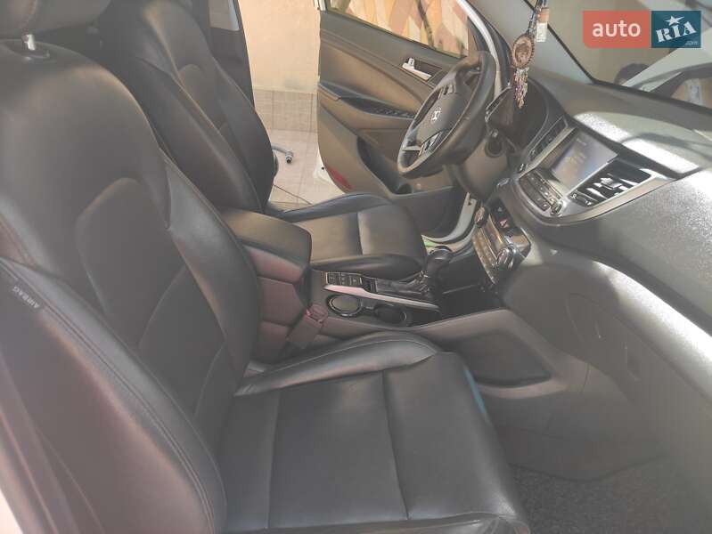 Позашляховик / Кросовер Hyundai Tucson 2016 в Одесі