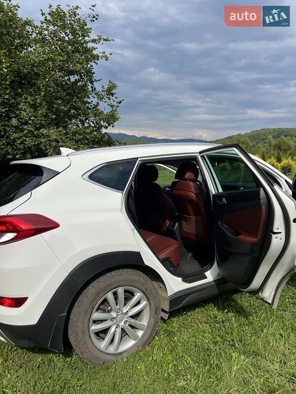 Внедорожник / Кроссовер Hyundai Tucson 2016 в Сваляве фото 10 Внедорожник / Кроссовер Hyundai Tucson 2016 в Сваляве