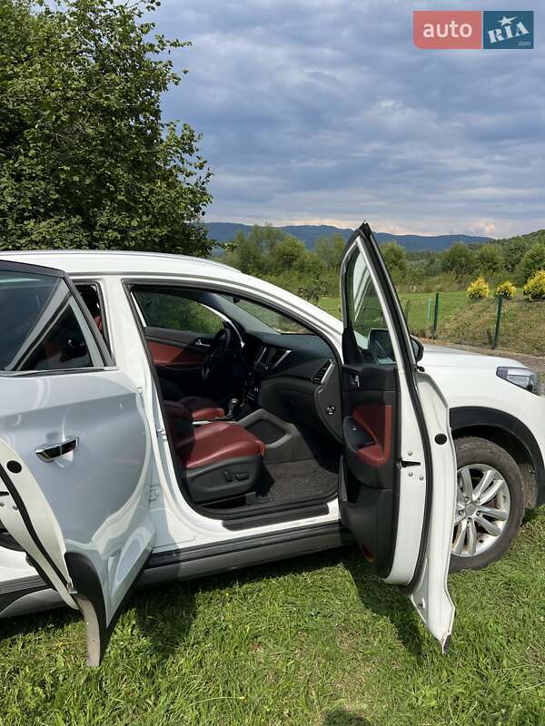 Внедорожник / Кроссовер Hyundai Tucson 2016 в Сваляве фото 11 Внедорожник / Кроссовер Hyundai Tucson 2016 в Сваляве
