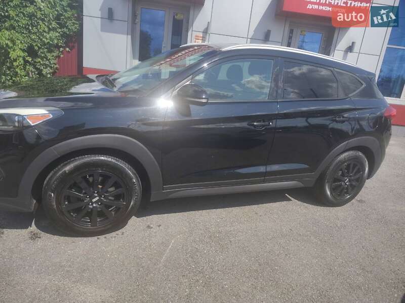 Внедорожник / Кроссовер Hyundai Tucson 2016 в Чернигове