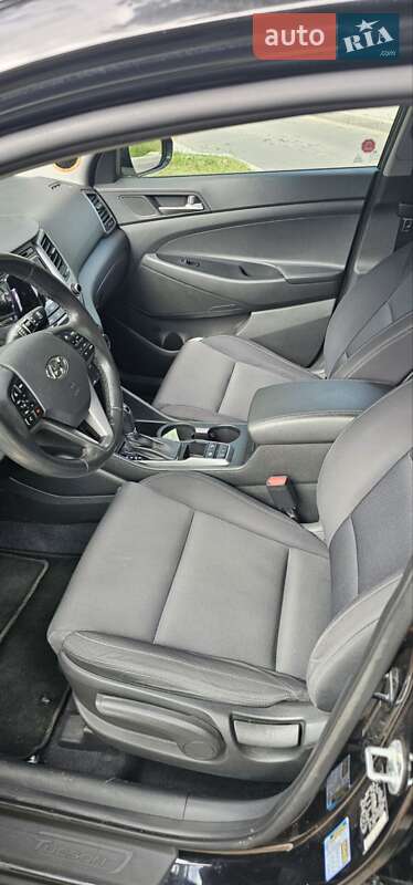 Позашляховик / Кросовер Hyundai Tucson 2017 в Львові