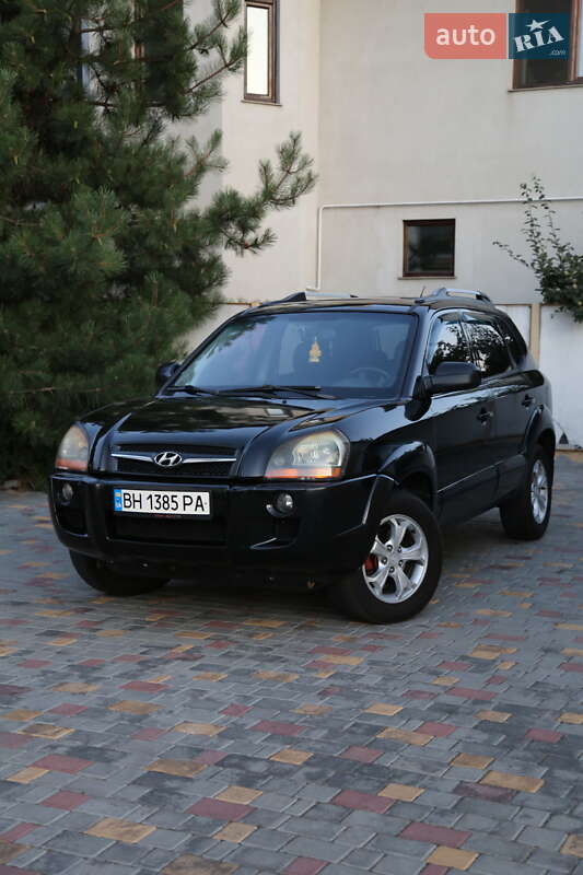 Внедорожник / Кроссовер Hyundai Tucson 2009 в 