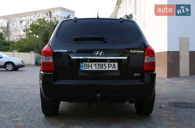 Внедорожник / Кроссовер Hyundai Tucson 2009 в 