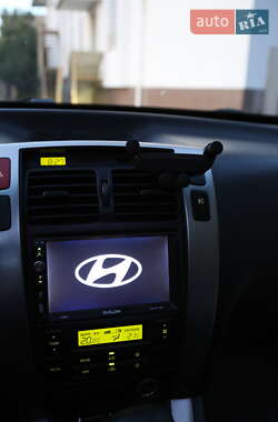Внедорожник / Кроссовер Hyundai Tucson 2009 в 