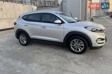 Позашляховик / Кросовер Hyundai Tucson 2016 в Києві