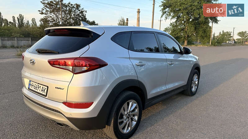 Внедорожник / Кроссовер Hyundai Tucson 2016 в Белгороде-Днестровском