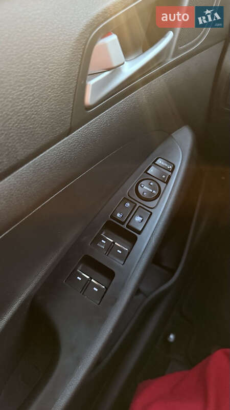 Внедорожник / Кроссовер Hyundai Tucson 2016 в Белгороде-Днестровском