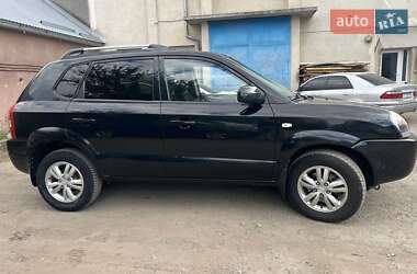 Внедорожник / Кроссовер Hyundai Tucson 2009 в 