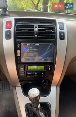 Внедорожник / Кроссовер Hyundai Tucson 2007 в 