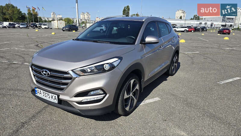 Позашляховик / Кросовер Hyundai Tucson 2016 в Києві