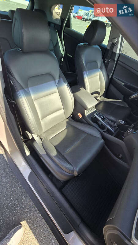 Позашляховик / Кросовер Hyundai Tucson 2016 в Києві