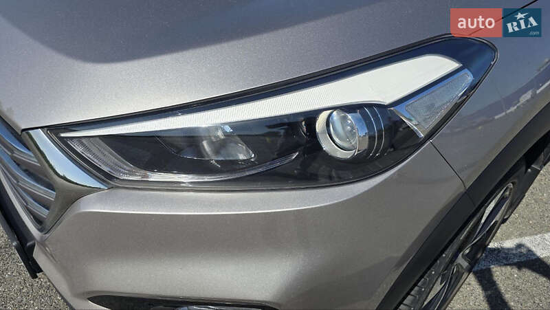 Позашляховик / Кросовер Hyundai Tucson 2016 в Києві