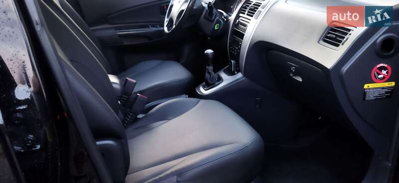 Позашляховик / Кросовер Hyundai Tucson 2006 в Рудки фото 34 Позашляховик / Кросовер Hyundai Tucson 2006 в Рудки