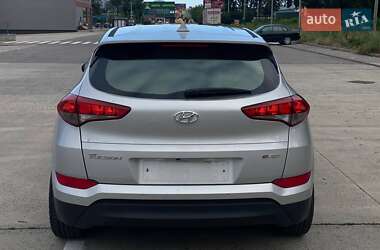 Внедорожник / Кроссовер Hyundai Tucson 2016 в 
