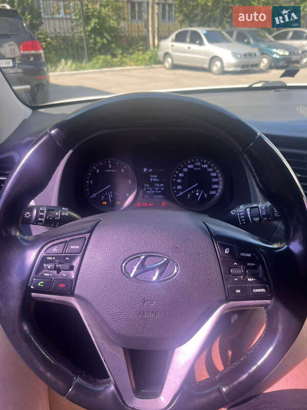 Позашляховик / Кросовер Hyundai Tucson 2015 в Кам'янському